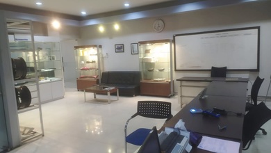 Gedung 4 Lantai Ada Lift di Citayam, Depok