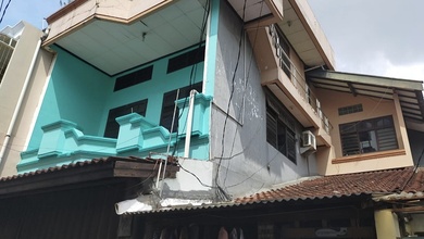 Penawaran Eksklusif, rumah Mewah di Jelambar, Jakarta Barat, LB 460m²