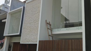 Rumah Prestisius di Kawasan Gunung Sahari, Jakarta Pusat, LB 300m², Harga 4,49 Miliar