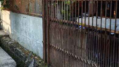 Rumah Modern Luas 180 Jual di Gunung Sahari, Jakarta Pusat