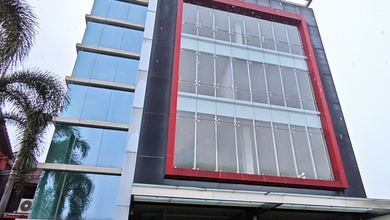 Gedung 5 Lantai Termasuk Rooftop Ada Lift Di Otista, Jaktim