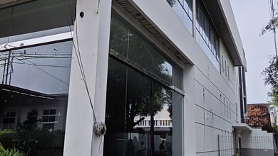 Gedung 3 Lantai Di Pinangsia, Jakbar