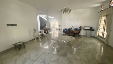 Rumah Elegan di Pulomas, Jakarta Timur, 6 Kamar Tidur, LT 508m²