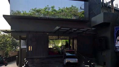 Gedung Luas 1.800 M2 Di Kemang Raya, Jaksel