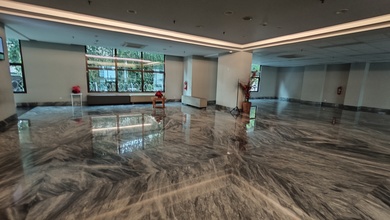 Gedung 8 Lantai Termasuk Basement Semi Furnished Ada Lift Dekat Kebayoran Baru, Jaksel