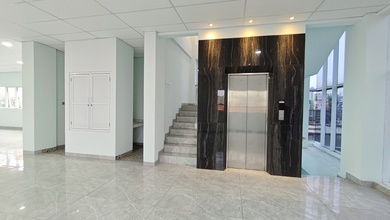 Gedung Baru Ada Lift Dekat Cawang, Jaktim