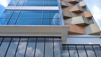 Gedung Baru 5 Lantai + 1 Rooftop Ada Lift Dekat Otista, Jaktim