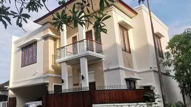 Penawaran Eksklusif, rumah Mewah di Tangerang Kota, Tangerang, LB 380m²