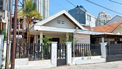 For Sale rumah Mewah di Kebayoran Baru, Jakarta Selatan - LT 235m²