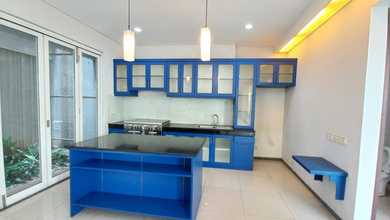 Rumah Nyaman untuk Disewakan di Kebayoran Baru, Jakarta Selatan, Harga 690 Juta /tahun