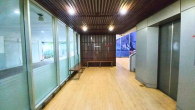 Gedung 4 Lantai di Menteng Kebon Sirih
