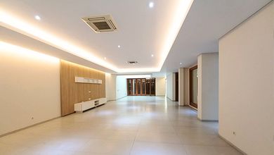 Sewa Rumah Siap Huni di Menteng, Jakarta Pusat, LT 458m²