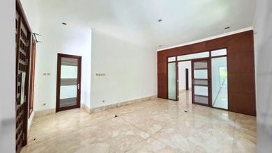 Disewakan Rumah Nyaman di Menteng, Jakarta Pusat, LT 864m²