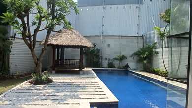 Hunian Elegan di Gandaria, Jakarta Selatan, 5 Kamar Tidur, LT 685m²