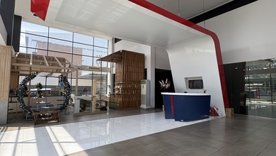 Disewakan Gedung 3 Lantai Ex.showroom di Alam Sutera