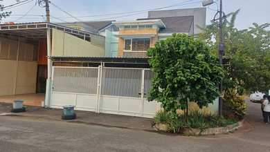 Penawaran Eksklusif, rumah Mewah di Pegadungan, Jakarta Barat, LB 168m²