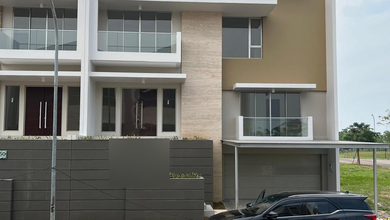 Penawaran Eksklusif, rumah Mewah di Golf Island, Jakarta Utara, LB 435m²