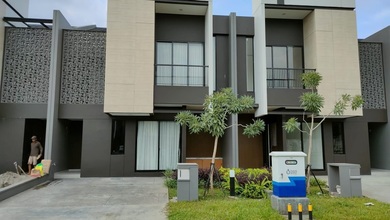 Rumah Mewah di Kawasan Suvarna Sutera, Tangerang, LB 190m², Harga 2,6 Miliar