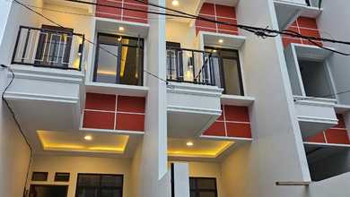Promo Rumah di Taman Ratu, Jakarta Barat, LB 130m², Harga 1,8 Miliar