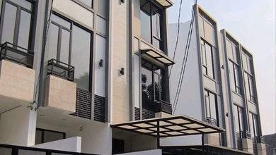Kesempatan Rumah di Kedoya, Jakarta Barat, LB 120m², Harga 1,4 Miliar
