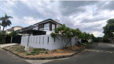 Hunian Mewah di Kawasan Taman Meruya, Jakarta Barat, LB 328m², Harga 10 Miliar