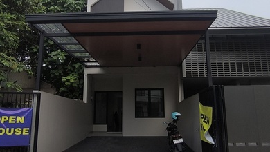 Rumah Dijual di Meruya, Jakarta Barat, LB 140m², Harga Kompetitif!