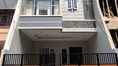 Kesempatan Eksklusif, rumah Prestisius di Tomang, Jakarta Barat, LB 180m²