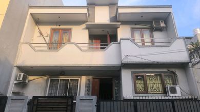 Penawaran Eksklusif, rumah Mewah di Tomang, Jakarta Barat, LB 250m²