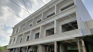 Penawaran Langka, rumah Prestisius di Tanjung Duren, Jakarta Barat, LB 325m²