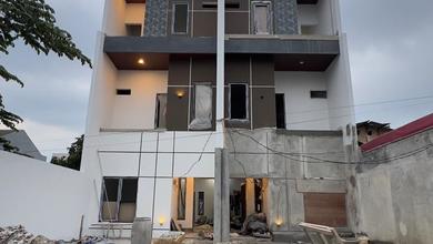 Dijual Rumah Strategis di Meruya, Jakarta Barat - LT 100m²