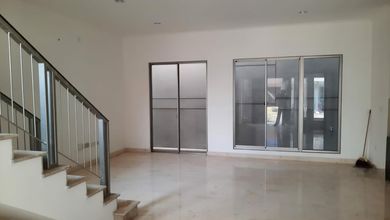 Disewakan Rumah Minimalis Daerah Golf Island, Jakarta Utara, LT  165 m2