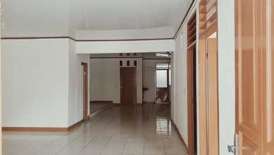 Rumah Siap Pakai di Area Cimone, Tangerang, LT 175m²