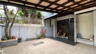 Rumah Eksklusif Semi Furnished Lokasi Strategis Kawasan Pluit