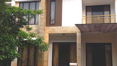 Rumah Mewah di Graha Raya, Tangerang Selatan, 5 Kamar Tidur, LT 135m²