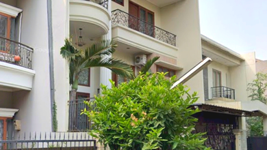 Disewakan Rumah Murah di Permata Buana, Jakarta Barat, LT 200m²