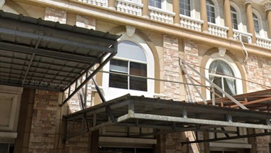 Ruko 3,5 Lantai Samping Boulevard Cocok untuk kantor di Green Lake City