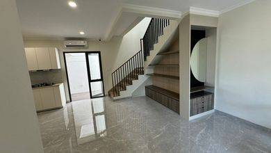 Jual Cepat Rumah Mewah di Gading Serpong Scientia Garden, Tangerang, Luas 108 m2