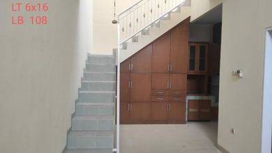 Jual Cepat Rumah Elit di Taman Royal, Tangerang, LT 96 m2