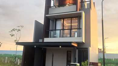 Rumah Mewah di Kawasan Metland Puri, Jakarta Barat, LB 156m², Harga 4,7 Miliar