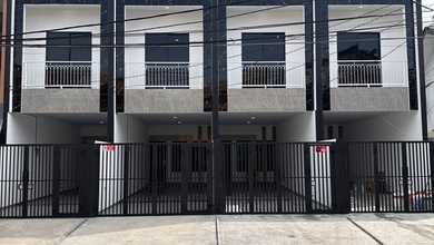 Jual Cepat Ruko (Ada 4 Unit) di Tanjung Duren Barat