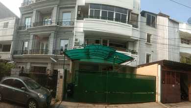 Hunian Mewah di Tamansari, Jakarta Barat, 8 Kamar Tidur, LT 226m²