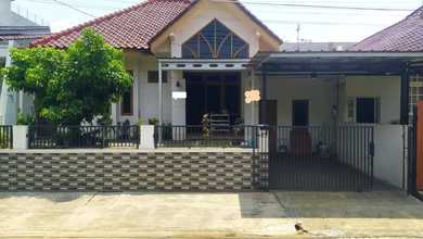 Dijual Rumah Strategis di Villa Melati Mas, Tangerang Selatan - LT 240m²