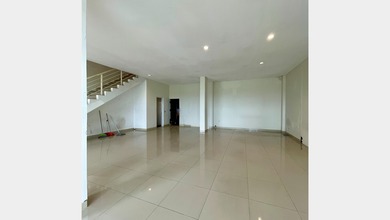 Disewakan Ruko Bolsena Gandeng 3 Lantai di Gading Serpong, Tangerang