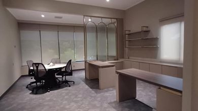 Sewa Rumah Siap Huni di Pakubuwono, Jakarta Selatan, LT 500m²