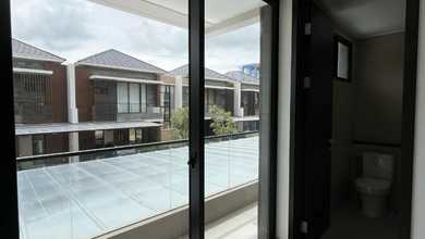 Disewakan Rumah Terjangkau di Pantai Indah Kapuk 2, Jakarta Utara, LT 300m²