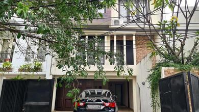 Rumah Prestisius di Kawasan Tebet, Jakarta Selatan, LB 430m², Harga 9,8 Miliar