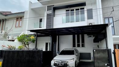 Penawaran Langka, rumah Prestisius di Rawamangun, Jakarta Timur, LB 200m²