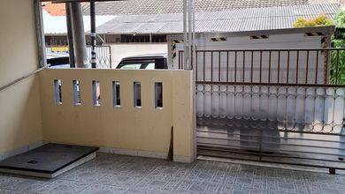 Rumah Megah Semi Furnished Daerah Strategis di Cengkareng
