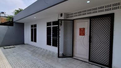 Rumah Mewah Unfurnished Daerah Strategis Daerah Kalideres