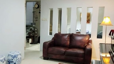 Kesempatan Rumah di Kemanggisan, Jakarta Barat, LB 162m², Harga 2,2 Miliar